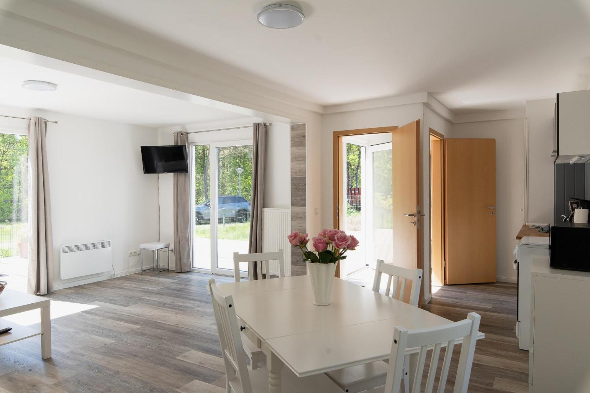 Naturcamping Lueneburger Heide - Chalets & Tiny Haeuser โซลเทา ภายนอก รูปภาพ